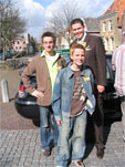 Paul, Mark en Christiaan bij het stadhuis